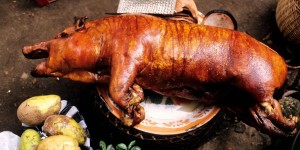 C1G7A5 Indonesia, Bali, a babi guling (roast pig) on a market